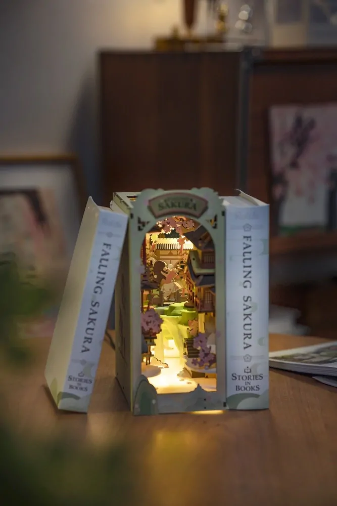 RoboTime 3D skládačka Zarážka na knihy Miniatura domečku Sakura