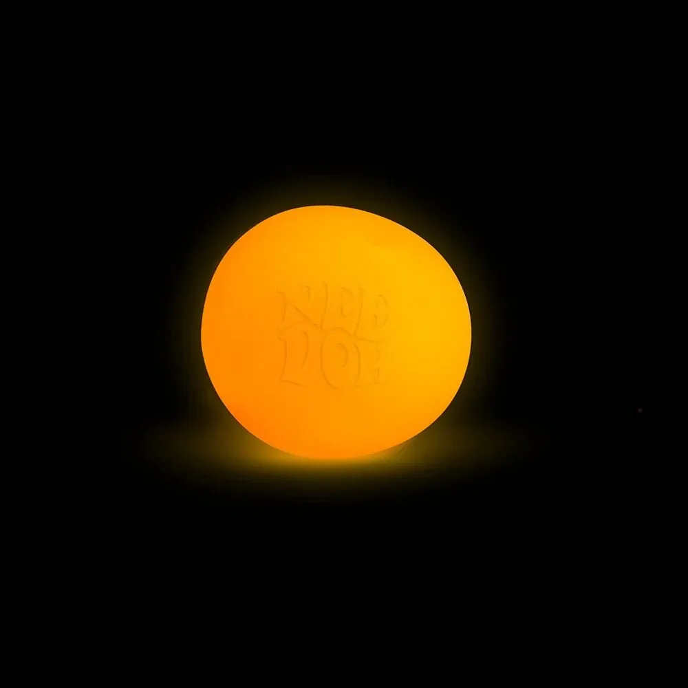 Schylling Mačkací neonový míček Needoh 1 ks Oranžový