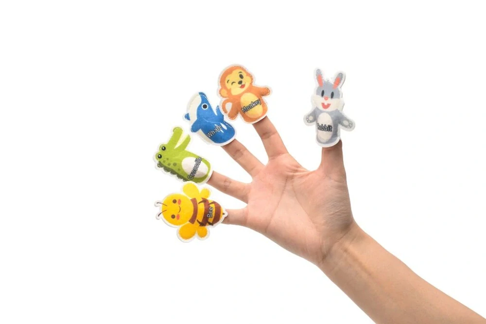 2Kids Toys Senzorická busy kniha Batoh