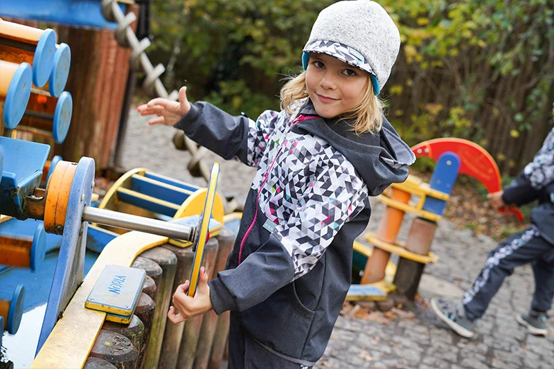 Unuo Teplákovinová čepice s kšiltem Street Grafitová šedá Metricon Kluk S (45-48 cm)