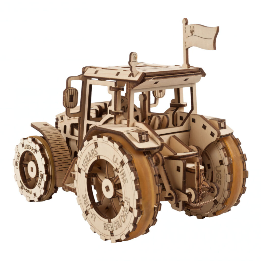 Ugears 3D dřevěné mechanické puzzle Traktor Wins