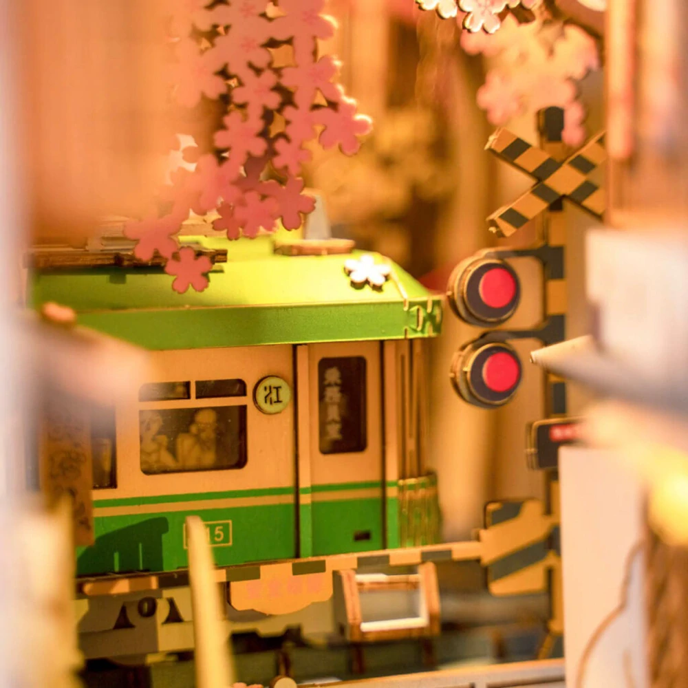 RoboTime 3D skládačka Zarážka na knihy Miniatura domečku Sakurová ulička