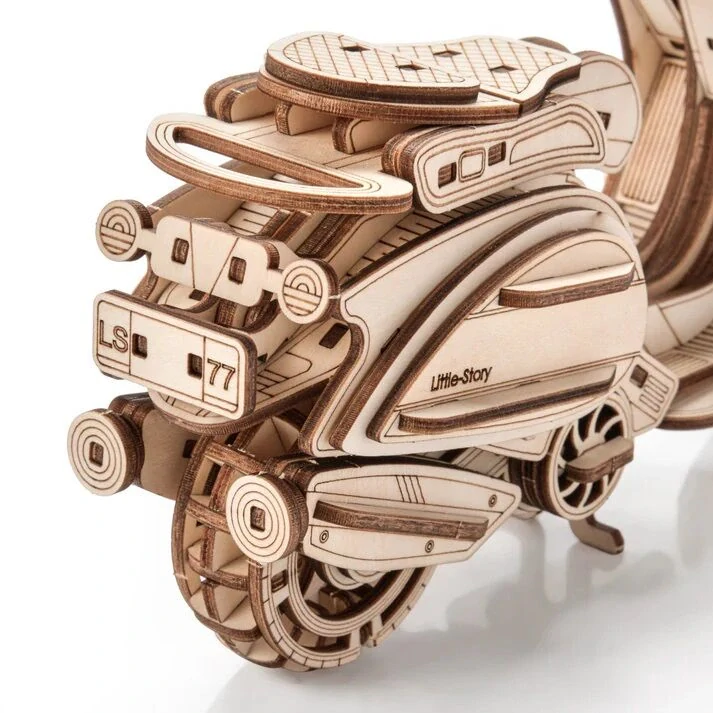 Little Story 3D dřevěná skládačka Sting Scooter