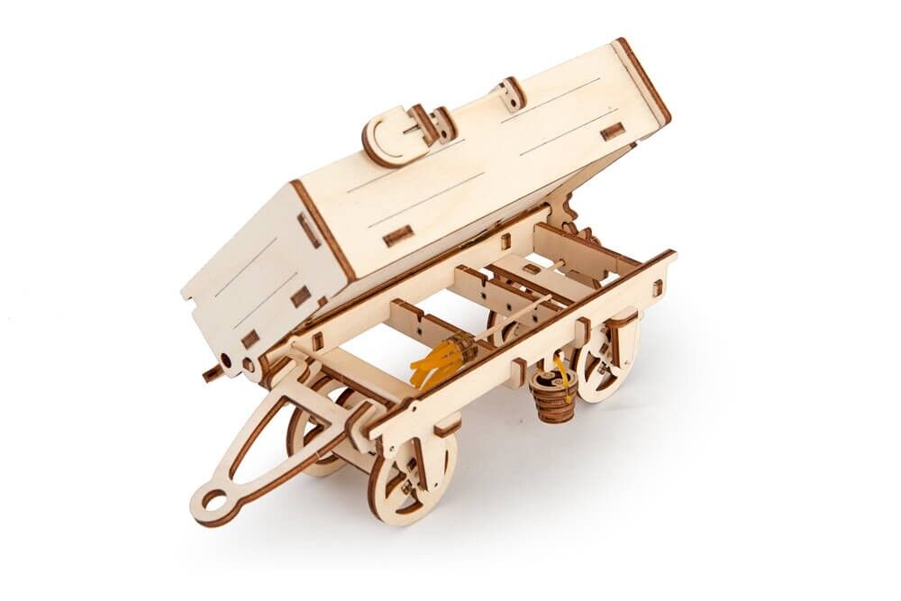 Ugears 3D dřevěné mechanické puzzle Vlečka k traktoru