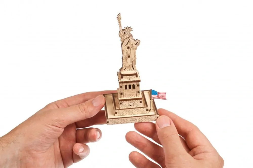 Ugears 3D dřevěné mechanické puzzle Socha Svobody