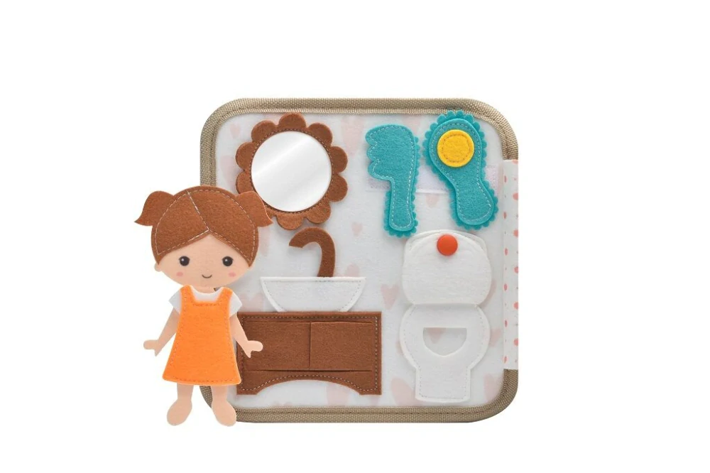 2Kids Toys Senzorická busy kniha Domeček s panenkou
