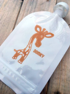 Domky Klasická plnitelná kapsička 140 ml Žirafa